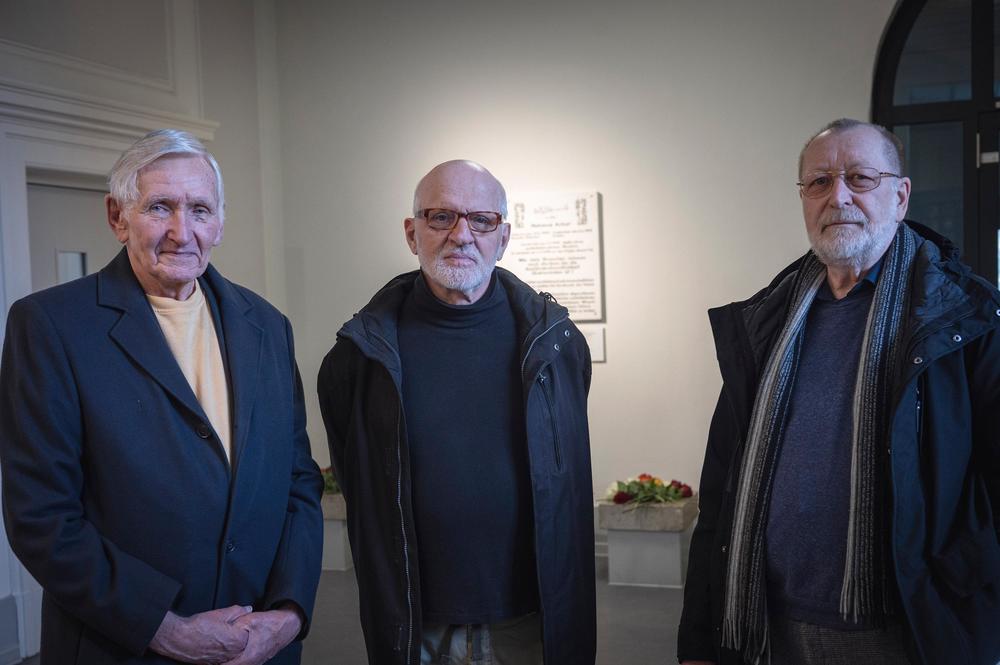 Die Drei Musketiere der Biochemie (v. l.): Klaus Hennig, Thomas Wons und Gerhard Buchlow. „Mahmud Azhar war ein echter Kumpel.“